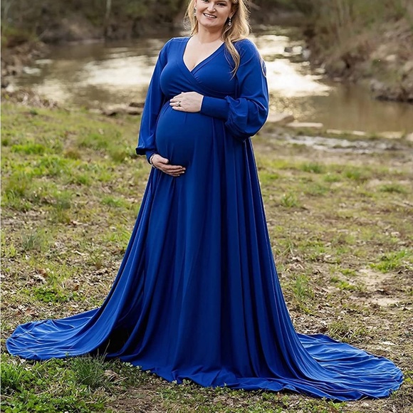 MATERNITY Gown with Bishop Sleeves - Picture 2 of 9